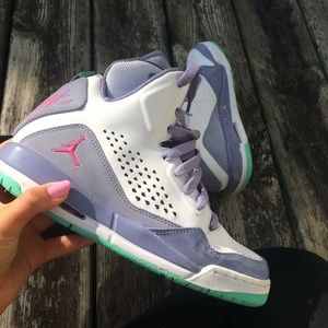 Girls Grade school Jordan flight
